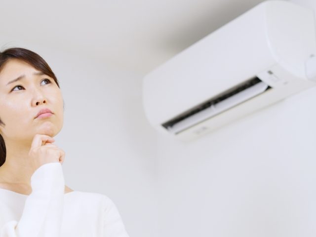 夏の肩こりは冷房が原因？症状と対策について解説します