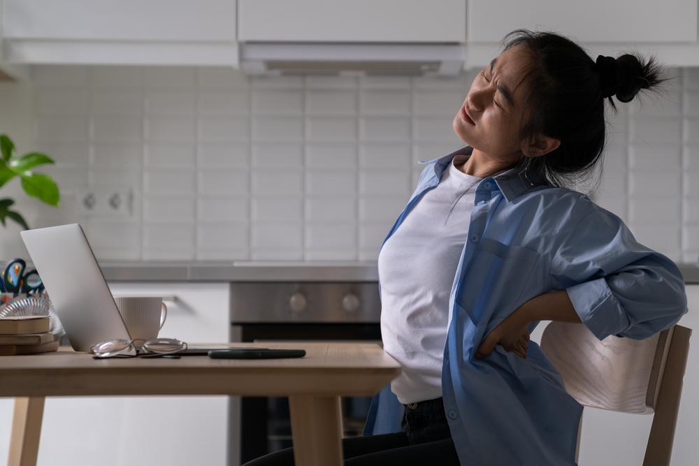 ぎっくり腰に予兆はある？症状・対策も詳しく解説 | くまのみ整骨院グループ