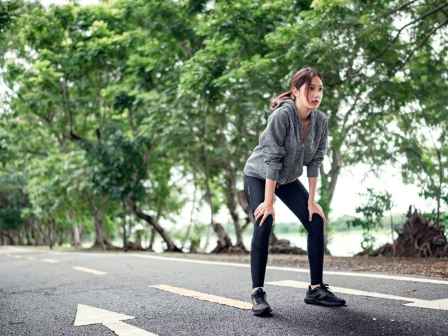 ランニングによる股関節の痛みをどうにかしたい!原因や改善方法を解説 | くまのみ整骨院グループ