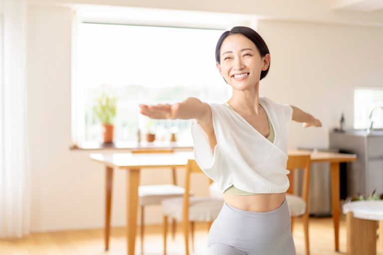 身体を柔らかくするストレッチ8選！メリットや行う際のポイントも解説 | くまのみ整骨院グループ